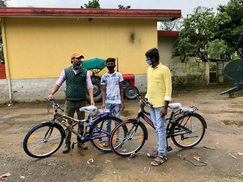 Karnataka rains: Father-son duo donates bicycles to students, workers in flood-affected Kodagu-dmn