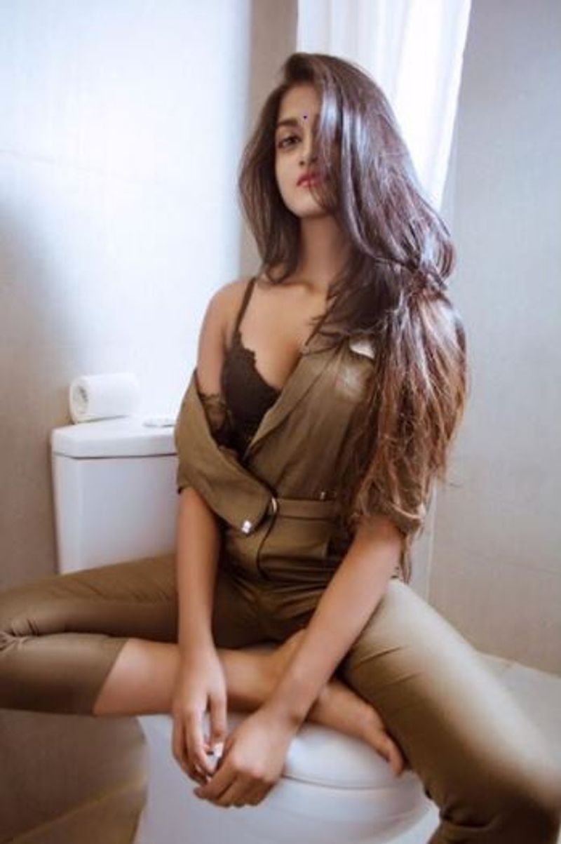 diple hayati pair with actor dhanush in first bollywood movie