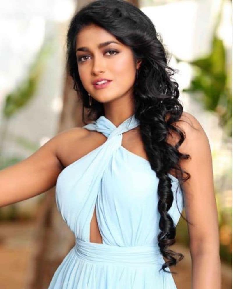 diple hayati pair with actor dhanush in first bollywood movie