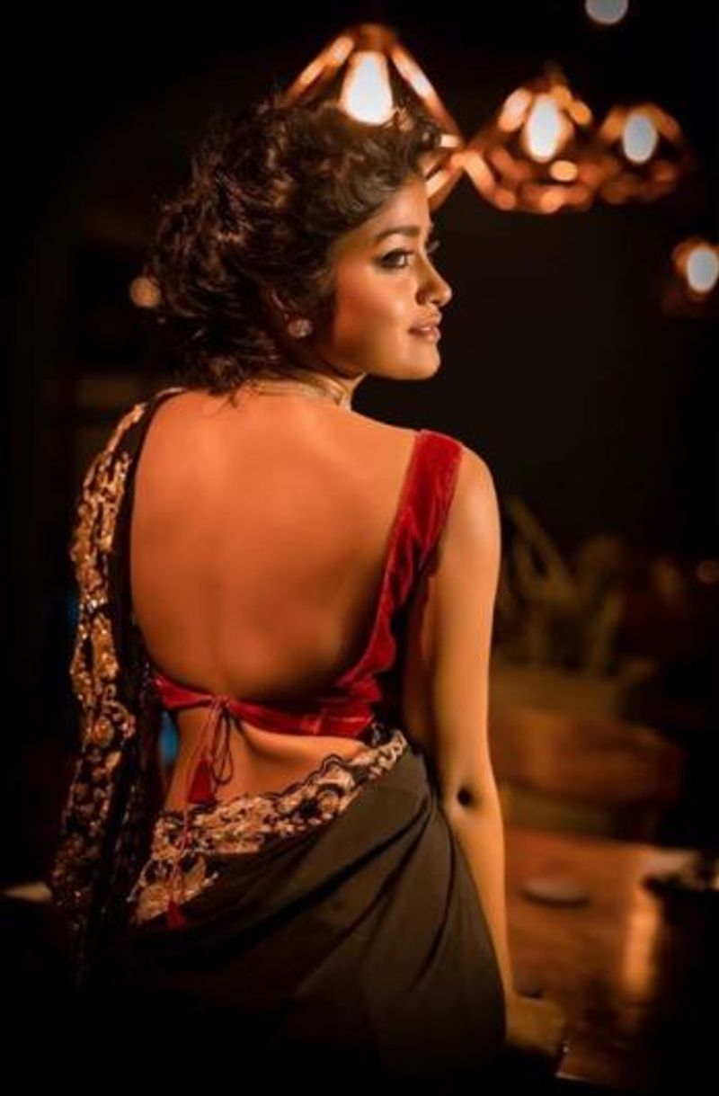 diple hayati pair with actor dhanush in first bollywood movie