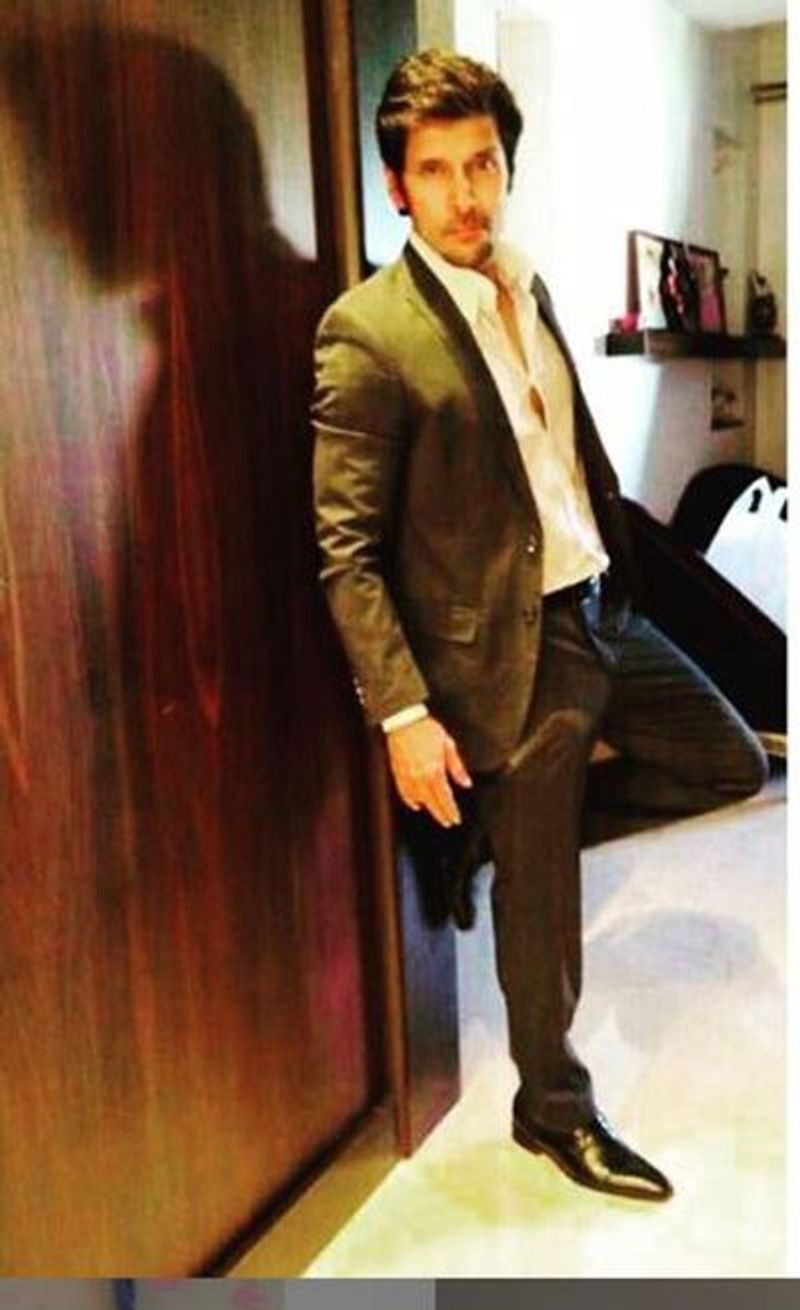 Actor Chiyaan Vikram Luxury bungalow photo gallery