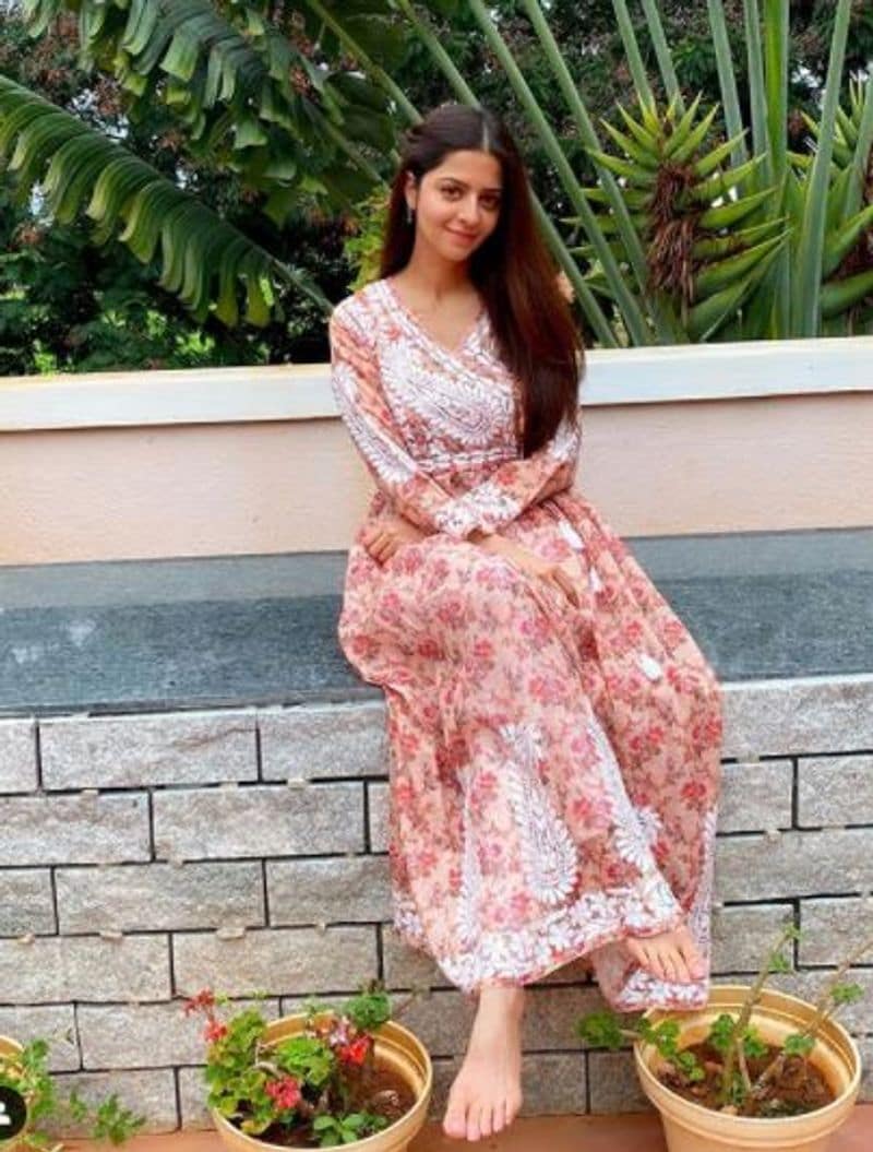 actress vedhika over hot photo gallery