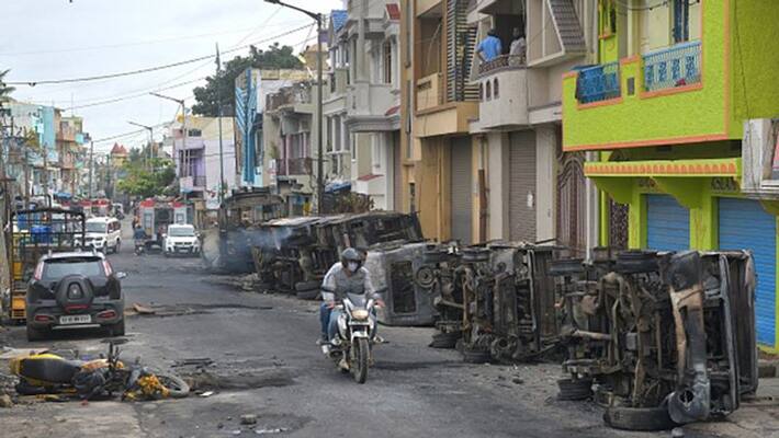 violence broke out over an alleged inciting social media post in Bengaluru KPP violence broke out over an alleged inciting social media post in Bengaluru KPP