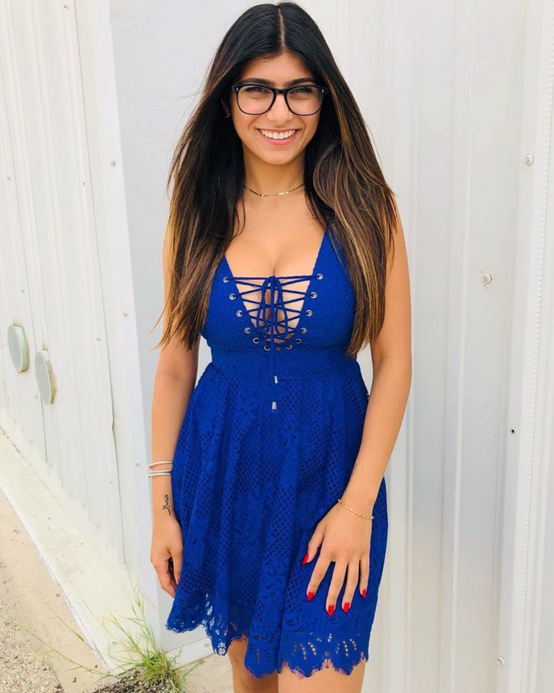 Mia Khalifa raises Rs 75 lakh from her infamous glasses for Beirut blast victims