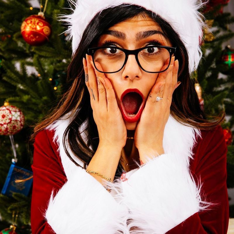 Mia Khalifa raises Rs 75 lakh from her infamous glasses for Beirut blast victims