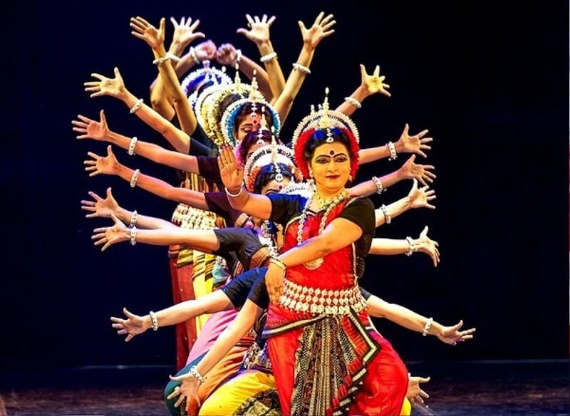 Before IPL 2020 lets know about these dancers wives of Indian cricketers spb