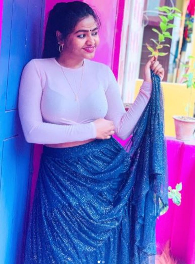 actress shalu shamu over hot bath tub photo gallery
