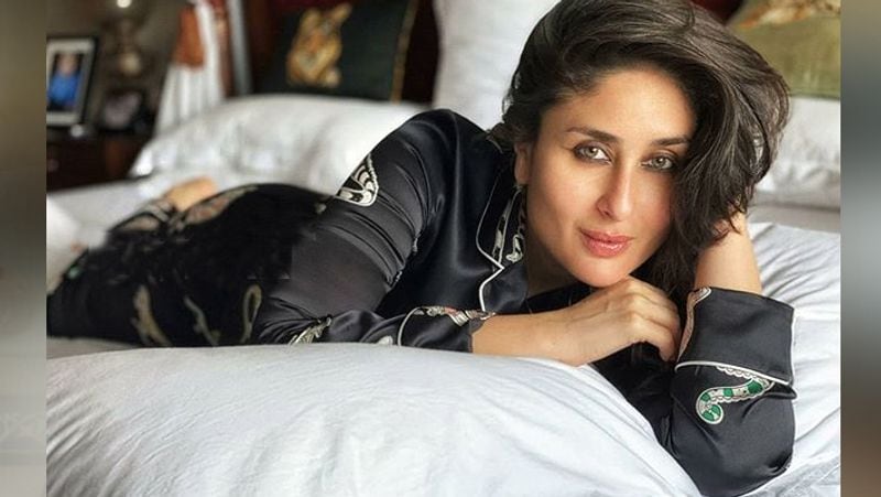 করিনা এই ছবির পর আর কখনই এই ধরনের লুকে সামনে আসেনি। বেবোর হিরোইন একমত্র ছবি যেখানে শ্যুটের জন্য সম্পূর্ণ নগ্ন হতে হয়েছিল তাঁকে। যা আদপে হিট হলেও সেই মুহূর্তে বিতর্ক সৃষ্টি করেছিল ভক্তমহল। 