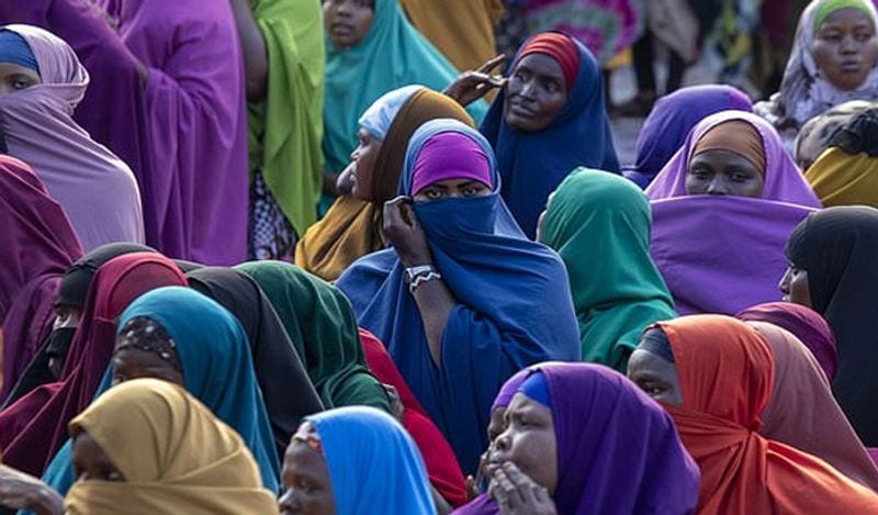 इन दिनों सोमालिया देश चर्चा में है। यहां सेक्सयुअल इंटरकोर्स रिलेटेड क्राइम बिल लाया गया है, जिसके बाद इसपर घमाशान छिड़ गया है। इस बिल में ऐसा नियम पास किया गया है, जिसकी पूरी दुनिया में थू-थू हो रही है। 