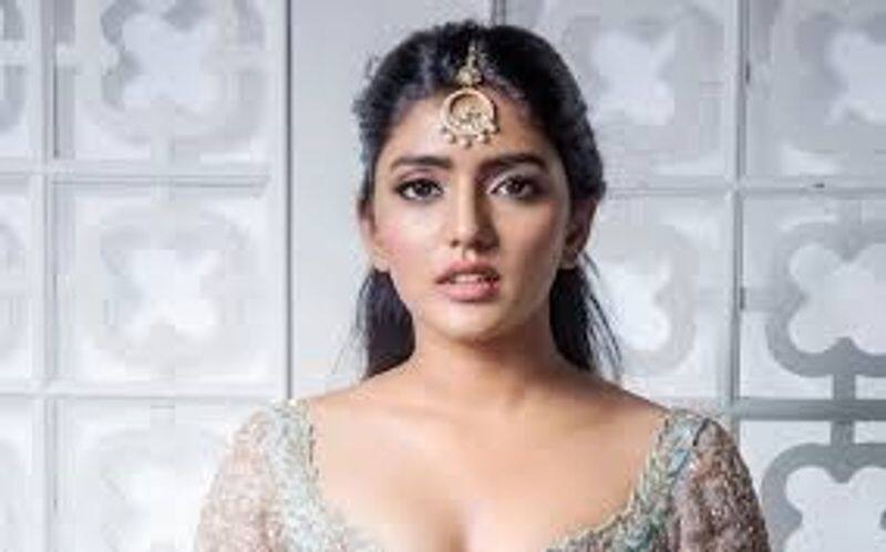 Eesha rebba to play prostitute role in web series