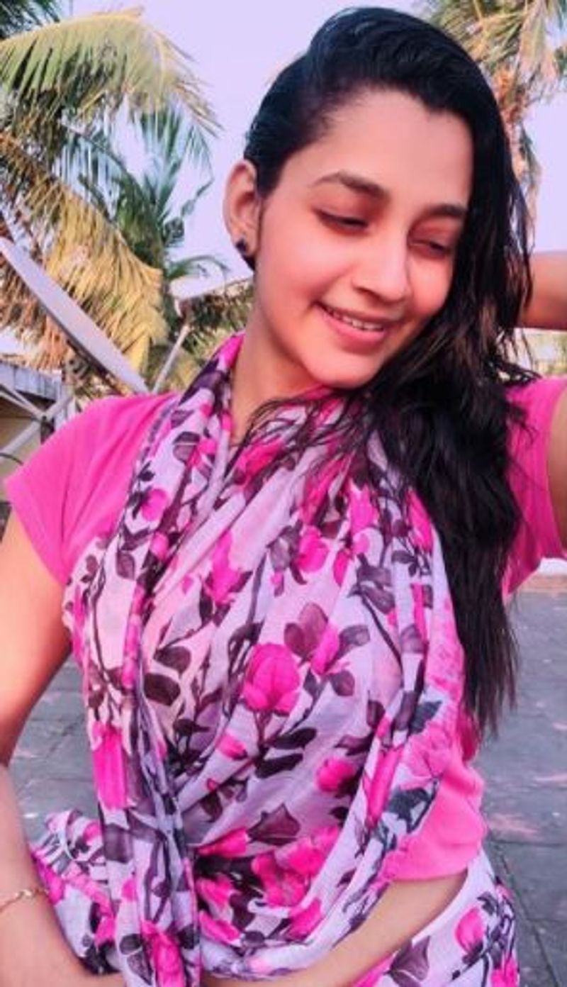 engavettu mappillai and jail movie actress abarnathi latest hot photos