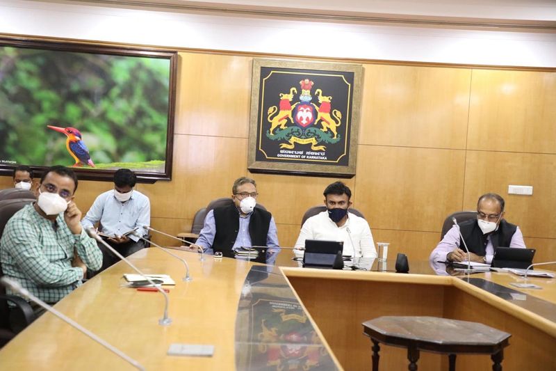 Coronavirus Ensure no doctors, nurses are removed from service, minister Sudhakar to private hospitals-dnm