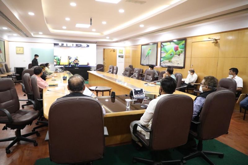 Coronavirus Ensure no doctors, nurses are removed from service, minister Sudhakar to private hospitals-dnm