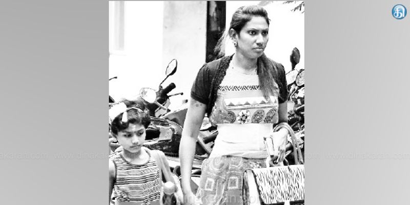 இருவரும் மகளுக்காகவாவது மீண்டும் ஒன்றிணைவார்கள் என ரசிகர்கள் காத்துக்கொண்டிருந்த வேலையில், நடிகர் தாடி பாலாஜி மீது அவருடைய மனைவி புகார் தெரிவித்துள்ளார். அதில் தாடி பாலாஜி குடித்துவிட்டு வந்து தன்னையும் தனது மகளையும் தாக்குவதாக தெரிவித்திருந்தார்.