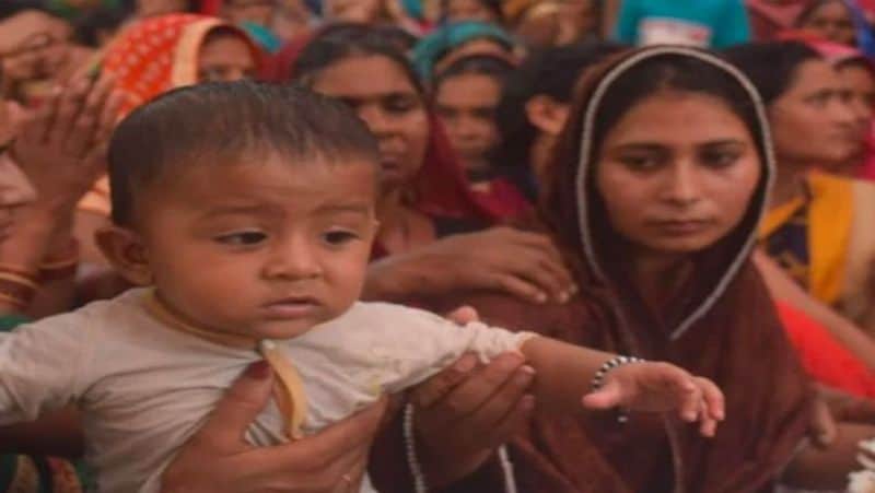 Pulwama martyr body wrapped in tricolor reached home everyone cried after seeing 7 month old son near body kpl