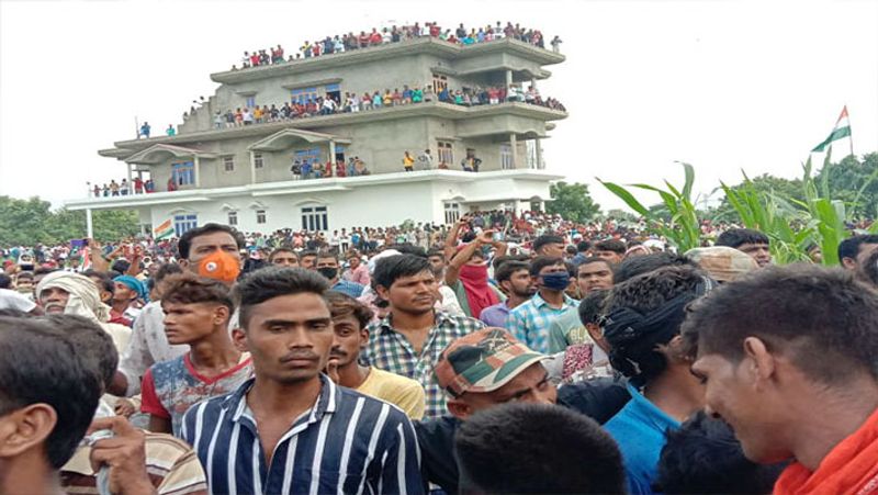 Pulwama martyr body wrapped in tricolor reached home everyone cried after seeing 7 month old son near body kpl
