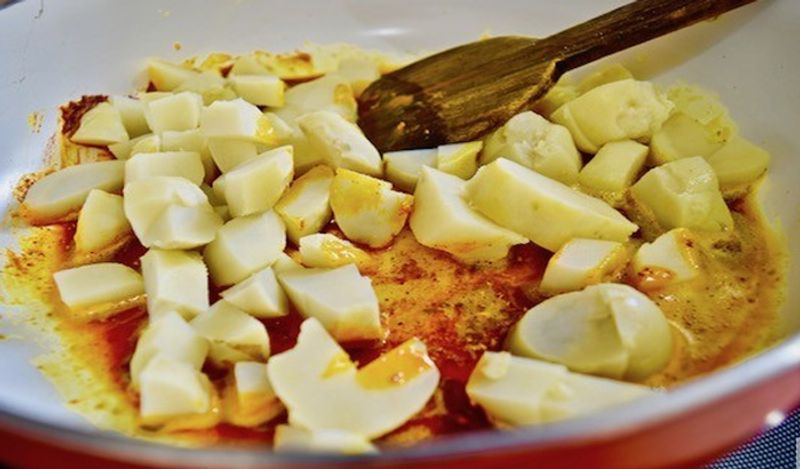 make bhandare waali aaloo ki sukhi sabji at home easily kph