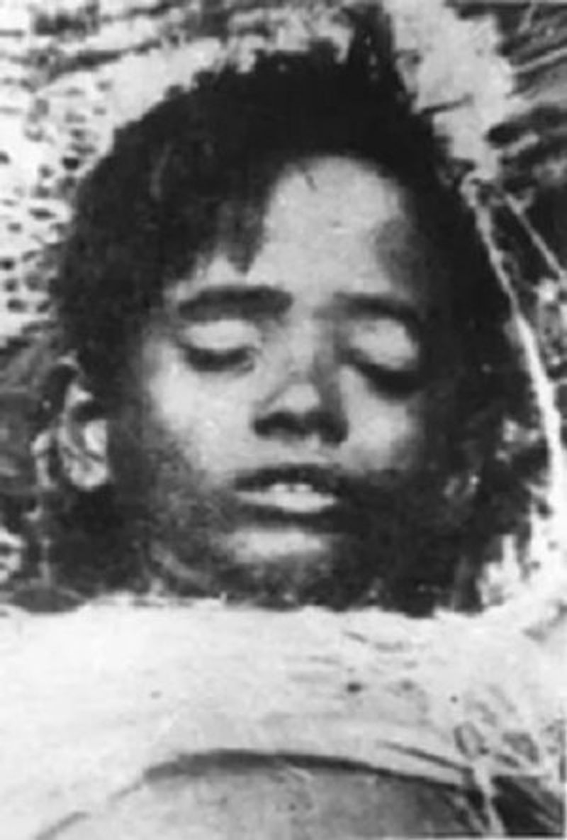 1938 ൽ ബ്രിട്ടീഷ് പൊലീസ് ഒറീസയിലെ ധെങ്കനാലിൽ നടത്തിയ വെടിവെപ്പില് കൊല്ലപ്പെട്ട 12 വയസ്സുള്ള കുട്ടി.