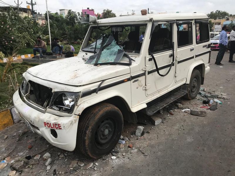 The jeep of a police Inspector damaged after stones were pelted