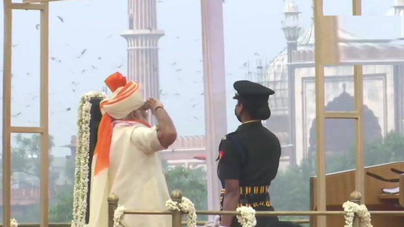Independence Day 2020 photos PM Narendra Modi unfurls the Tricolour at the Red Fort BSS