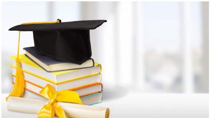25 scholarships worth One lakh rupees each announced for daughters of UAE expatriates 25 scholarships worth One lakh rupees each announced for daughters of UAE expatriates