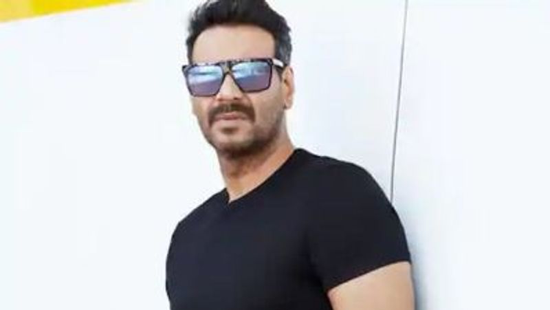 From Shah Rukh Khan to Susmita Sen here are bollywoods heavy smokers