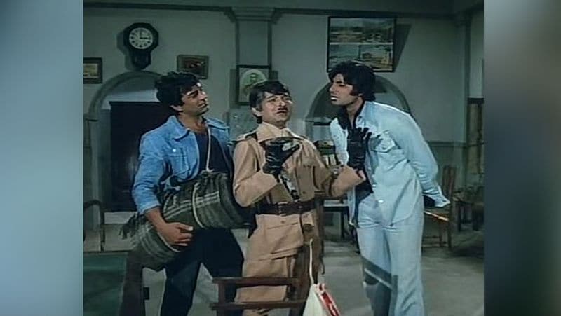 The superstar wanted to play either Gabbar's role and end up as Thakur of the iconic film, but his liking for Hema Malini and fear about others bagging the opportunity to romance her made him agree to play Veeru.
