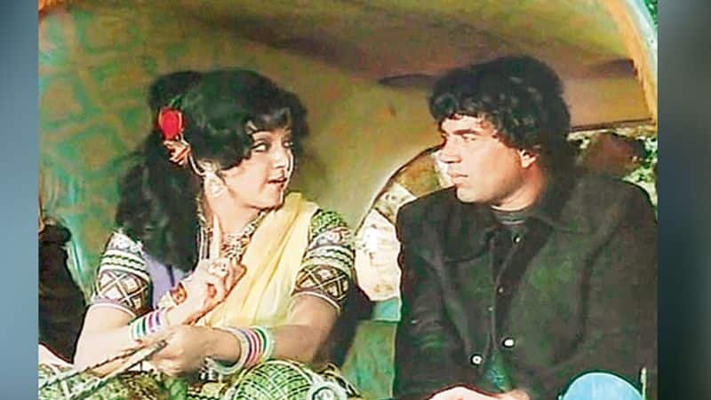 Dharmendra wanted to play Thakur but chose Veeru in 1975 blockbuster Sholay  for this reason