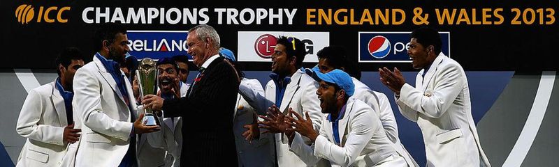 dhoni unforgettable and important photos of his cricket career