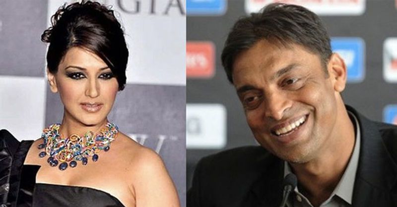 Pakistan cricketer Shoaib Akhtar once wanted to kidnap Sonali Bendre; always kept her picture in his wallet RCB