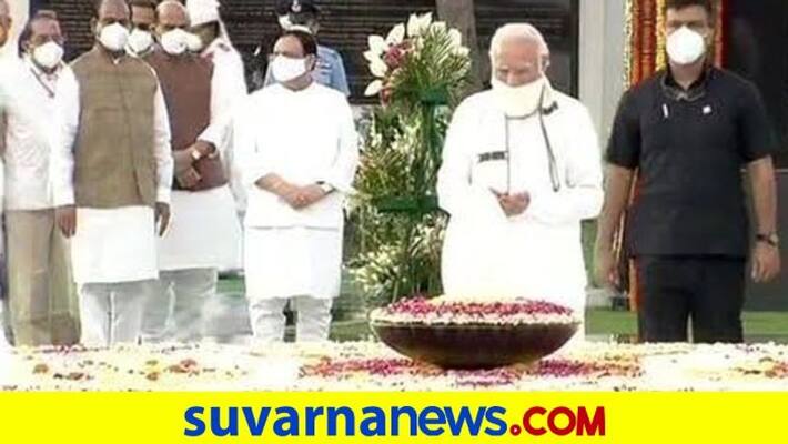 PM Modi Tweets Video to Remember Bond With Atal Bihari Vajpayee on His 2nd Death Anniversary PM Modi Tweets Video to Remember Bond With Atal Bihari Vajpayee on His 2nd Death Anniversary