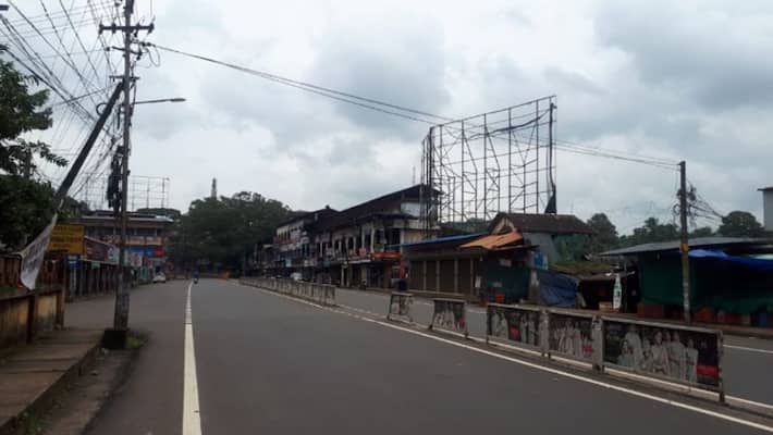 Complete lockdown in Malappuram District Complete lockdown in Malappuram District