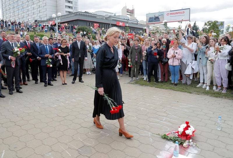 Belarusian people march for independence