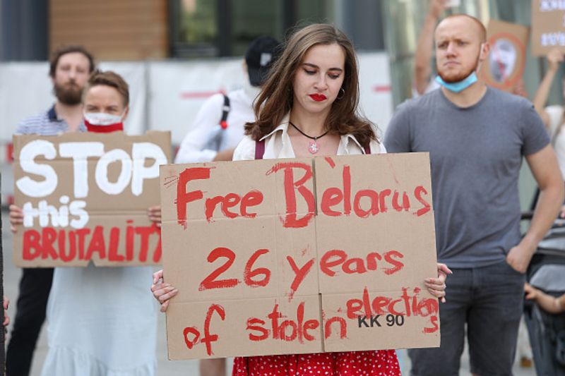 Belarusian people march for independence