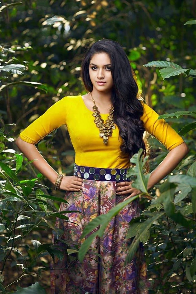 keerthi suresh has announced her new film sani kaidam