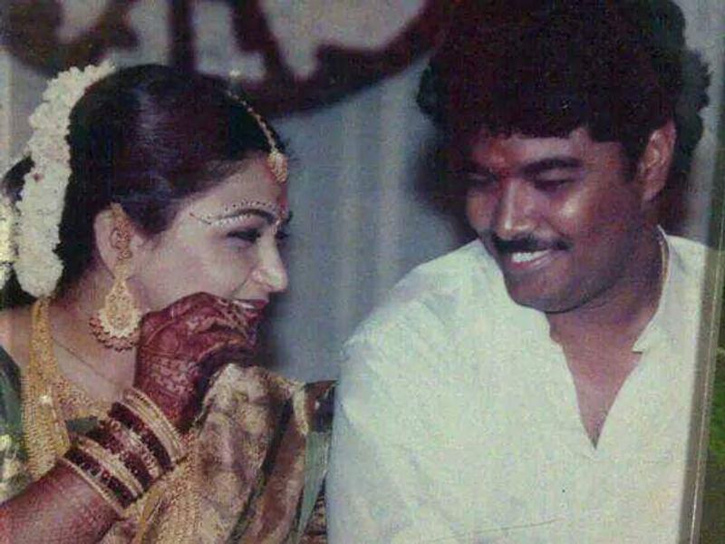 Actress kushboo share Cute Photo with Sundar C Going viral