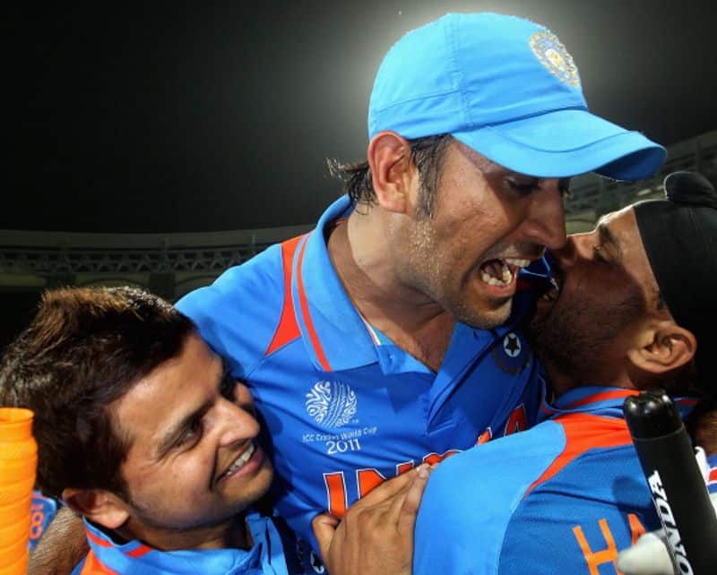 MS Dhoni and Suresh Raina hugged and cried after retirement