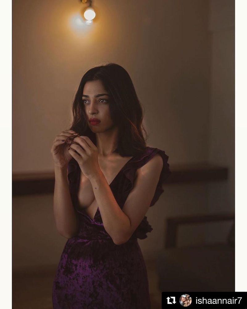 Actress Radhika apte Hot topless Photo Going viral in social media