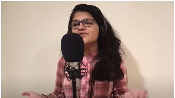 young singer dedicated song in respect of motherhood young singer dedicated song in respect of motherhood