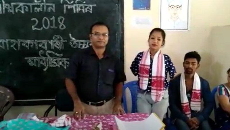 motivational story of Princy Gogoi asam both have no hands work in hospitals and makepaintings kpr