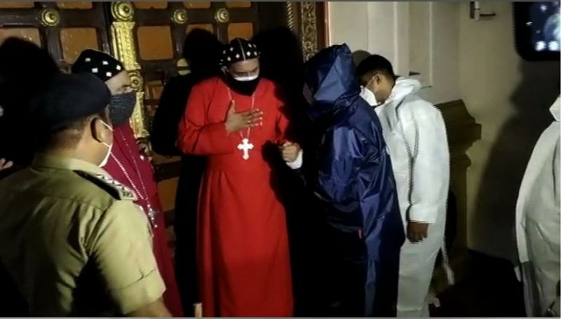 The government took over the Mulanthuruthi church despite the protests of the believers