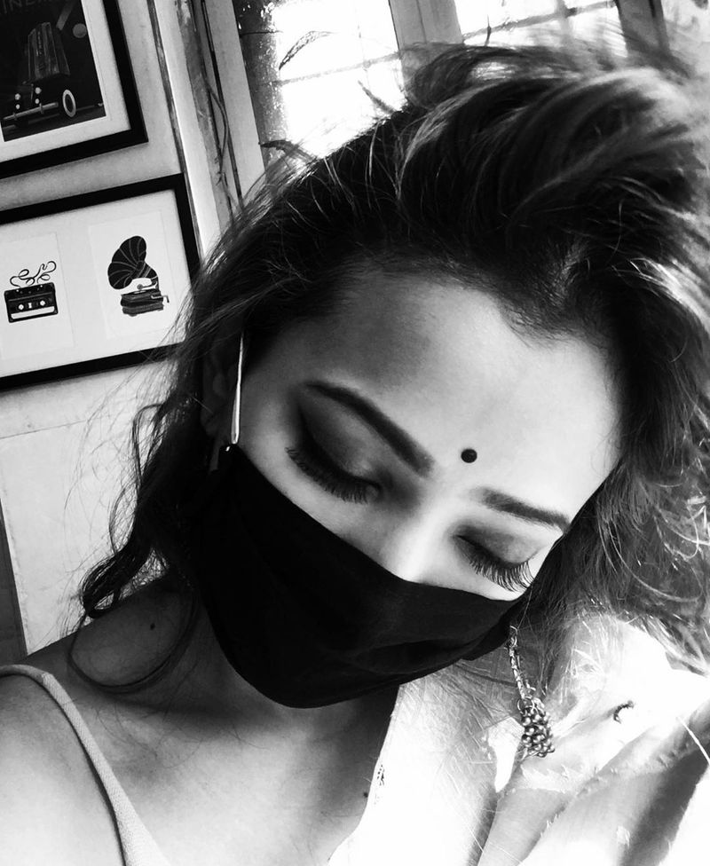Hot Beauty Shweta Basu Prasad Hot Photoshoot