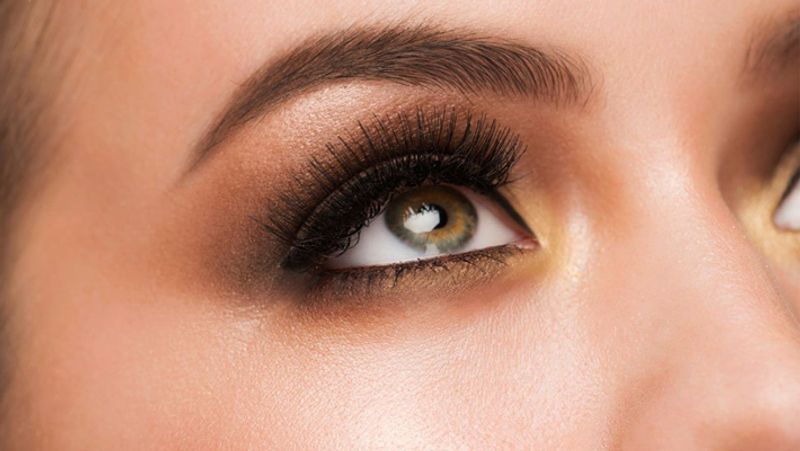 Eyebrow Shaping At Home here easy tips to look beautiful