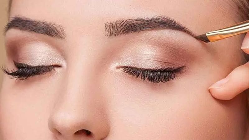 Eyebrow Shaping At Home here easy tips to look beautiful