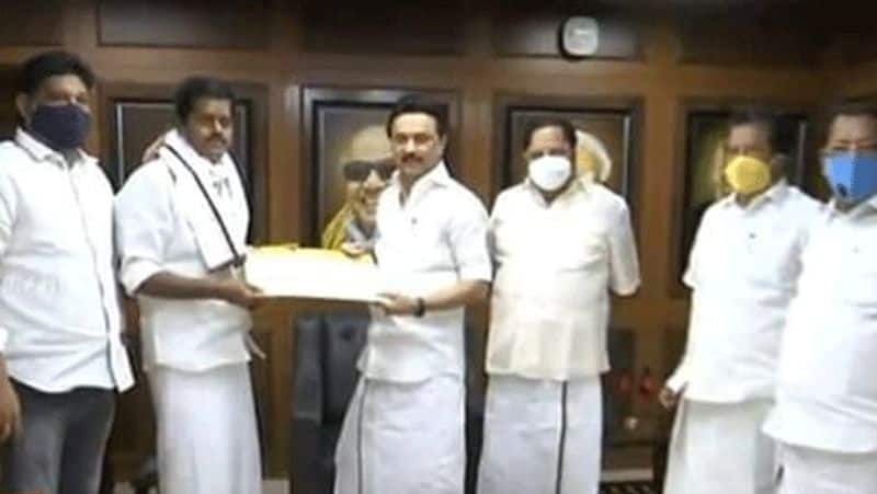 DMK Lakshmanan contest against Minister CV Shanmugam