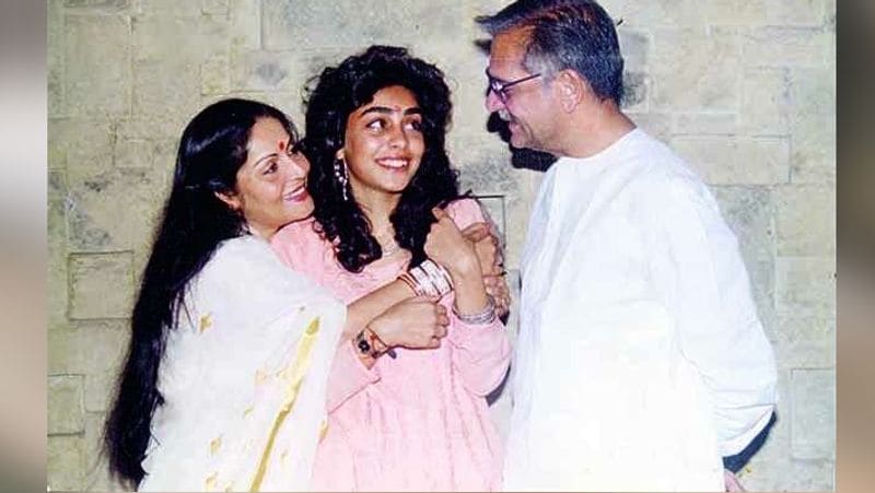 raakhee and gulzar love story but one condition and that night broke their marriage life KPJ