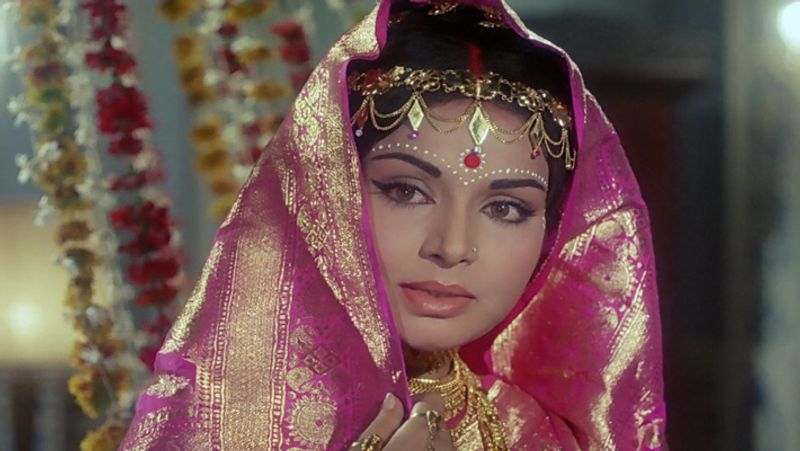 raakhee and gulzar love story but one condition and that night broke their marriage life KPJ