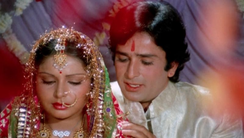raakhee and gulzar love story but one condition and that night broke their marriage life KPJ