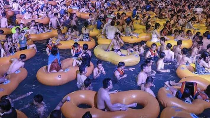 Thousands Without Masks, Party At Wuhan Water Park Thousands Without Masks, Party At Wuhan Water Park