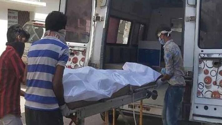 son leaves father dead body in hospital due to coronavirus in karnataka son leaves father dead body in hospital due to coronavirus in karnataka